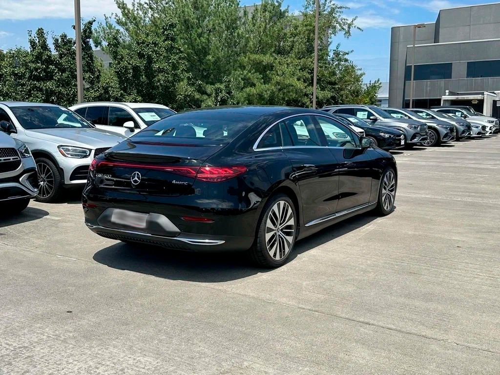 Аренда Mercedes EQE